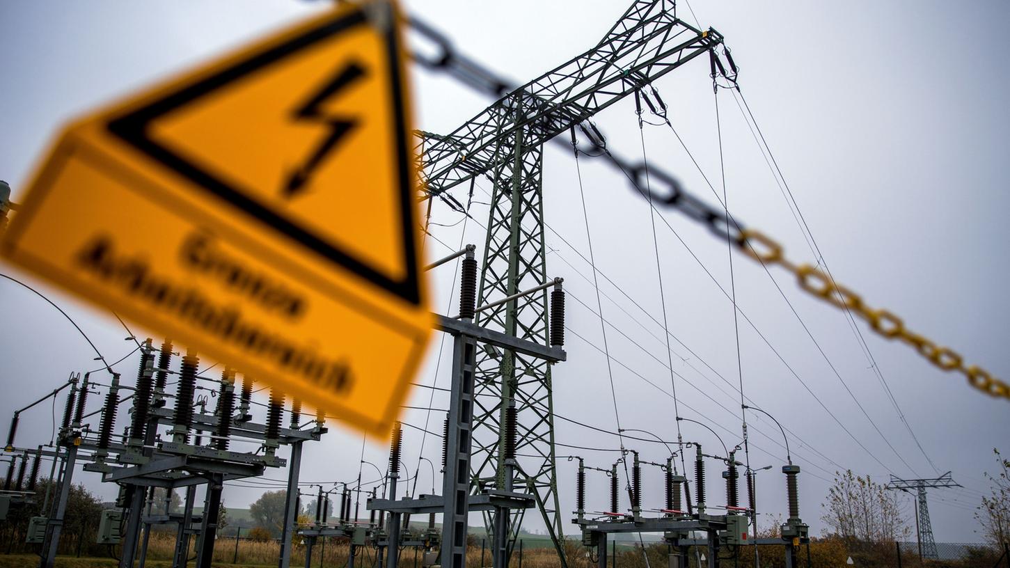 Netzbetreiber Tennet erhöht massiv Netzentgelte - Strom wird teurer. Netzbetreiber Tennet erhöht massiv Netzentgelte - Strom wird teurer.