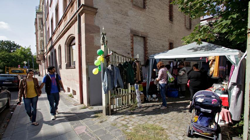 Trödeln von Hof zu Hof: Flohmarkt lockt ins Rennweg-Viertel
