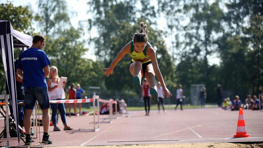 Springen, werfen, laufen: Meisterschaften auf der Sportinsel Forchheim