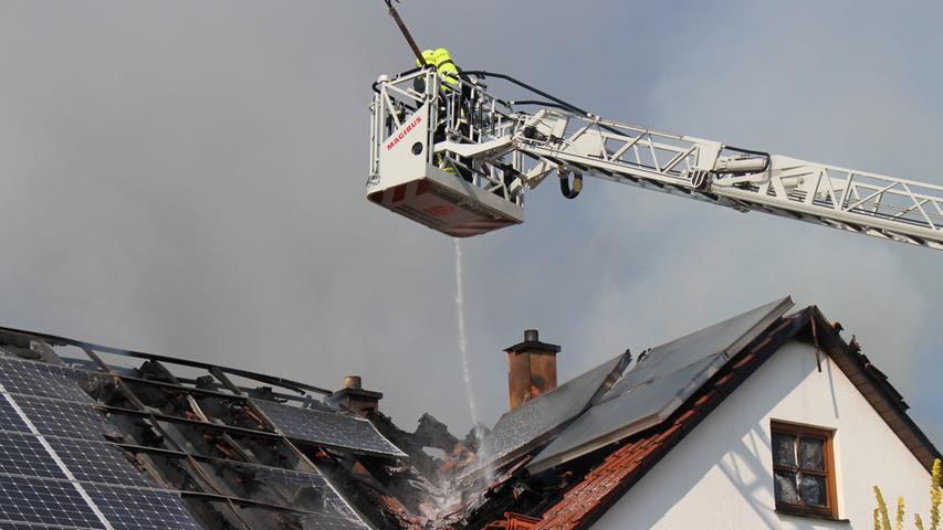 Dachstuhlbrand in Hahnbach zerstörte Photovoltaikanlage