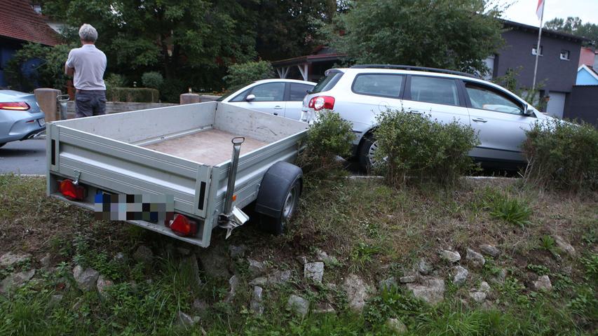 Mercedes C-Klasse kracht frontal in VW Passat: Zweimal Totalschaden