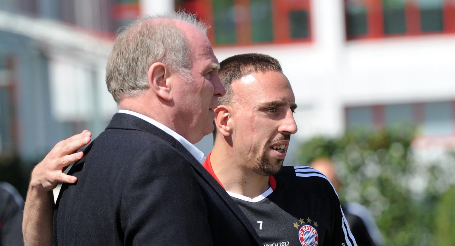 Kritik vom Mentor: Uli Hoeneß fordert von Franck Ribery mehr Zurückhaltung.