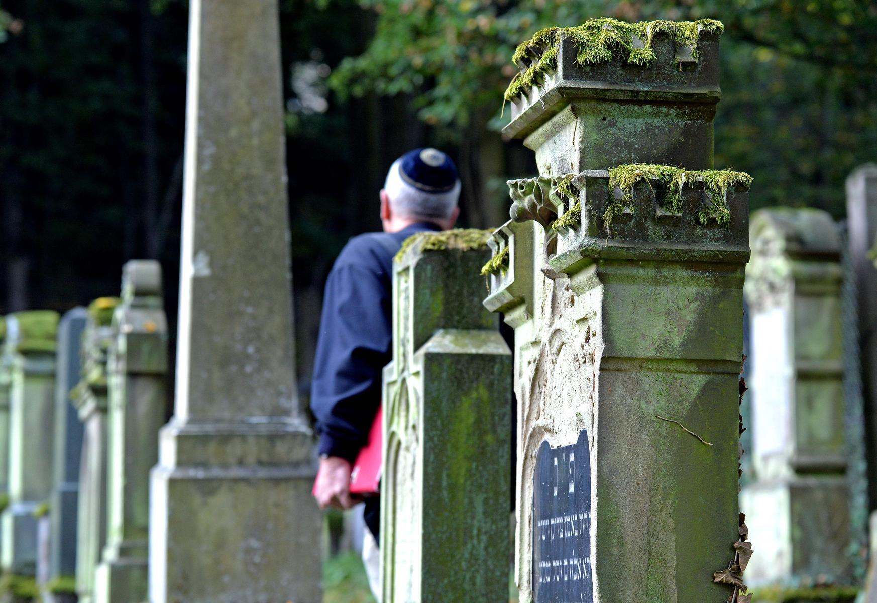 Erlangen: Drei Gedenktafeln für jüdische NS-Opfer