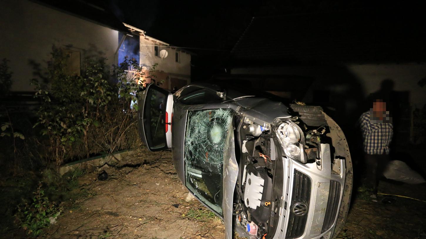 Die Fahrerin dieses VW Polo hatte Glück. Sie blieb bei dem Unfall unverletzt.