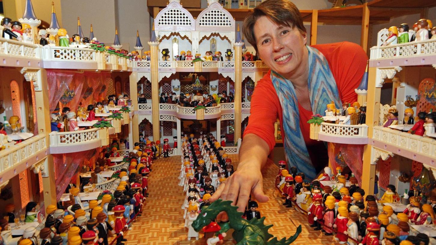 Tausende Figuren: Zirndorferin erschafft Playmobil-Welten