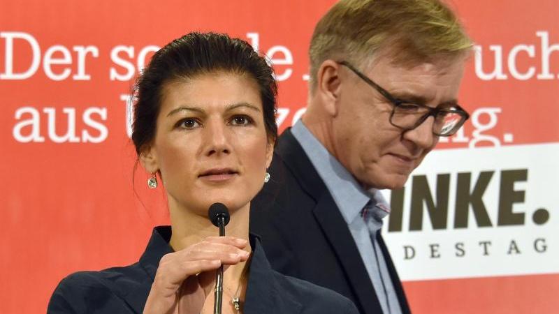 Die Linkspartei schickt mit den Fraktionsvorsitzenden Sahra Wagenknecht und Dietmar Bartsch eine Doppelspitze in den Bundestagswahlkampf.