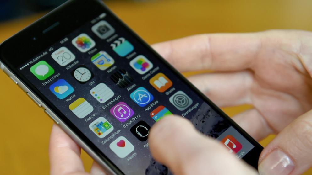 Mit einer neuen Funktion will Apple seine Handys besser vor Hackerangriffen schützen.