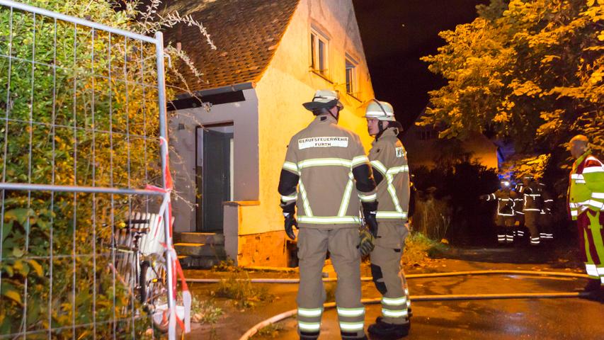 Feuer bricht in Fürther Einfamilienhaus aus