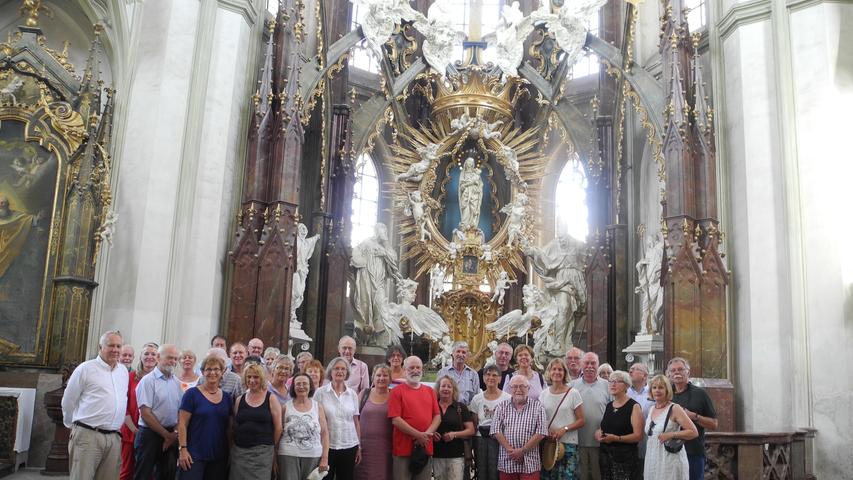 Nach Pilsen führte 2015 eine Reise des SPD-Ortsvereins Heßdorf. Hier sind die Teilnehmer im Kloster Kladruby zu sehen.