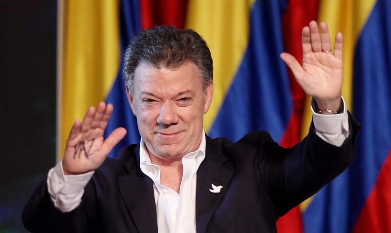Juan Manuel Santos erhält die Auszeichnung "für seine entschlossenen Anstrengungen, den mehr als 50 Jahre andauernden Bürgerkrieg in dem Land zu beenden", wie das norwegische Nobelkomitee in Oslo bekanntgab.