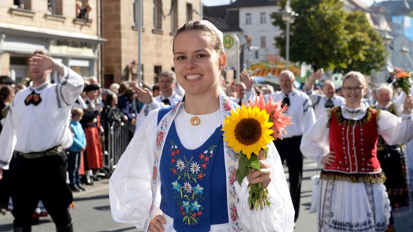Die Siebenbürger Sachsen grüßten mit Sonnenblumen...