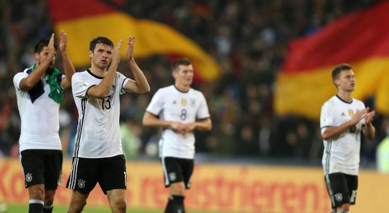Das DFB-Team ist souverän in die WM-Quali gestartet - sehr zur Freude von Joachim Löw.