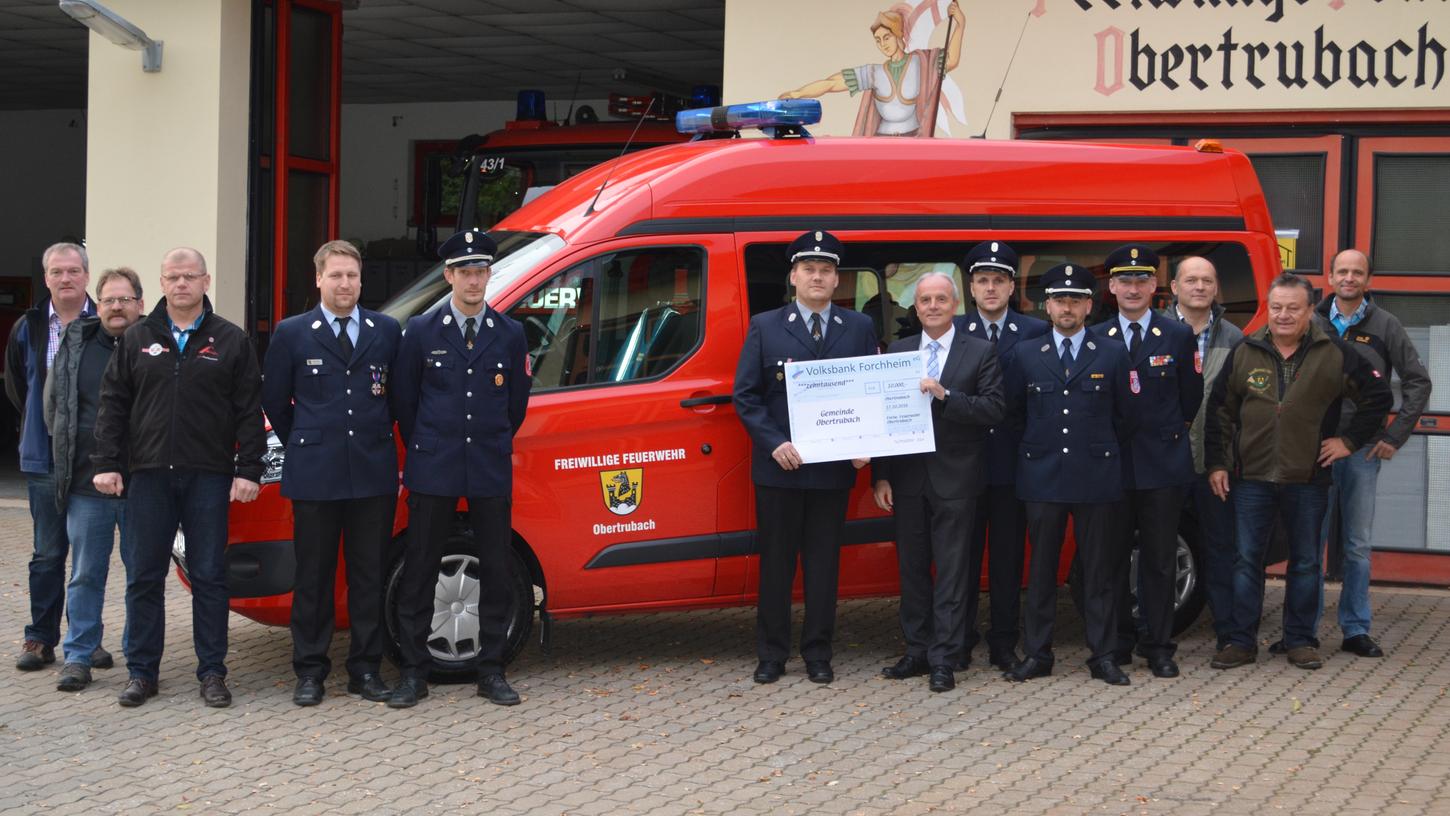 Feuerwehr Obertrubach erhält Ford Transit 