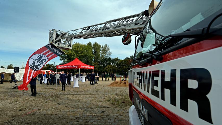Millionen-Projekt: Spatenstich für Feuerwache 1 in Gostenhof 