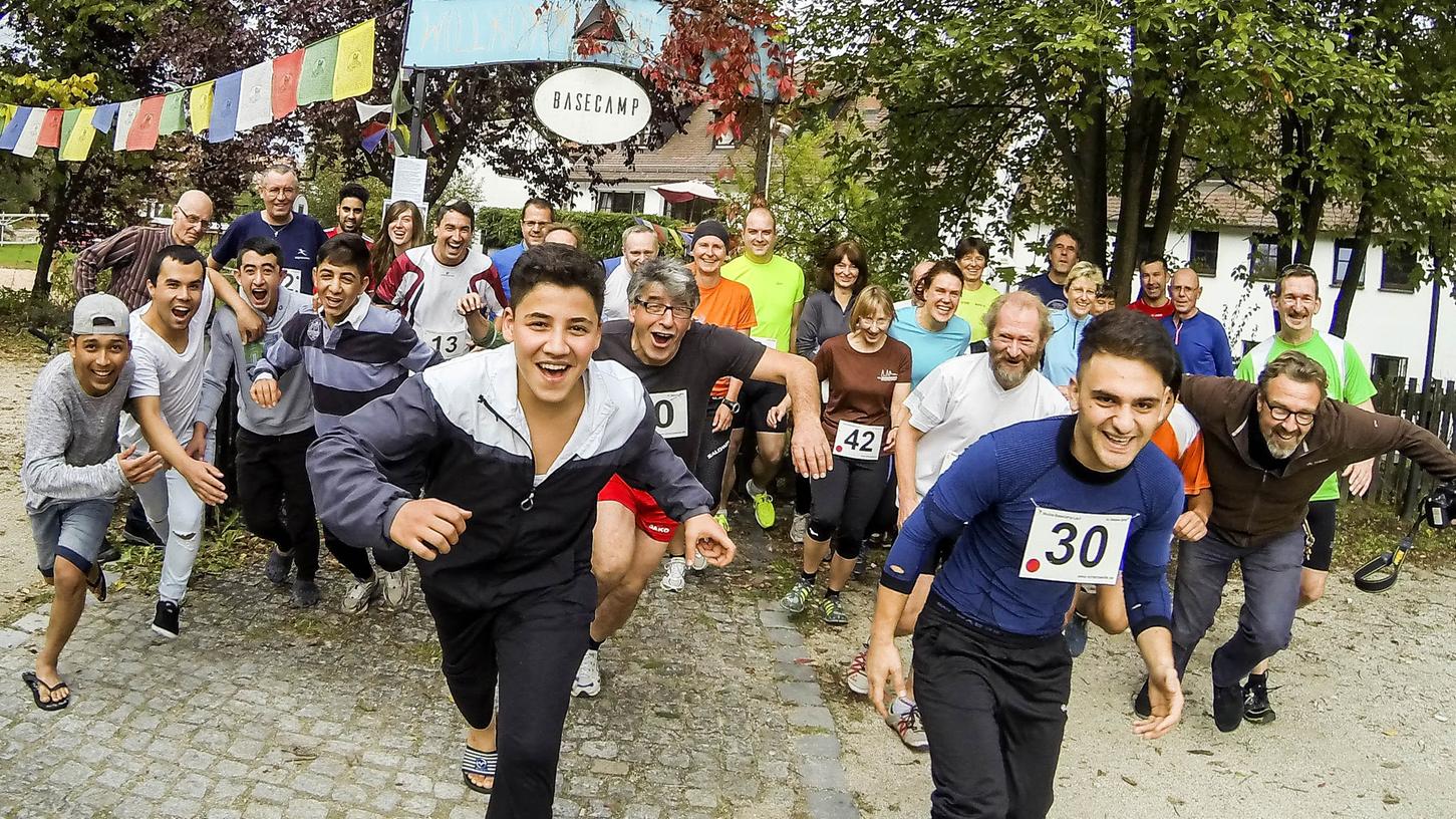 Beim 1. Basecamp-Lauf liefen junge Flüchtlinge und viele Läufer aus der Region gemeinsam.