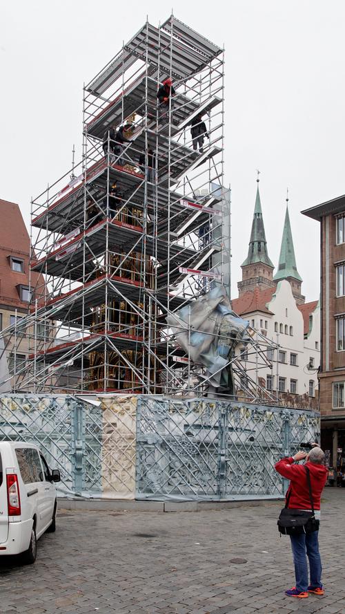 Enthüllt: Der Schöne Brunnen in Nürnberg ist fast fertig 