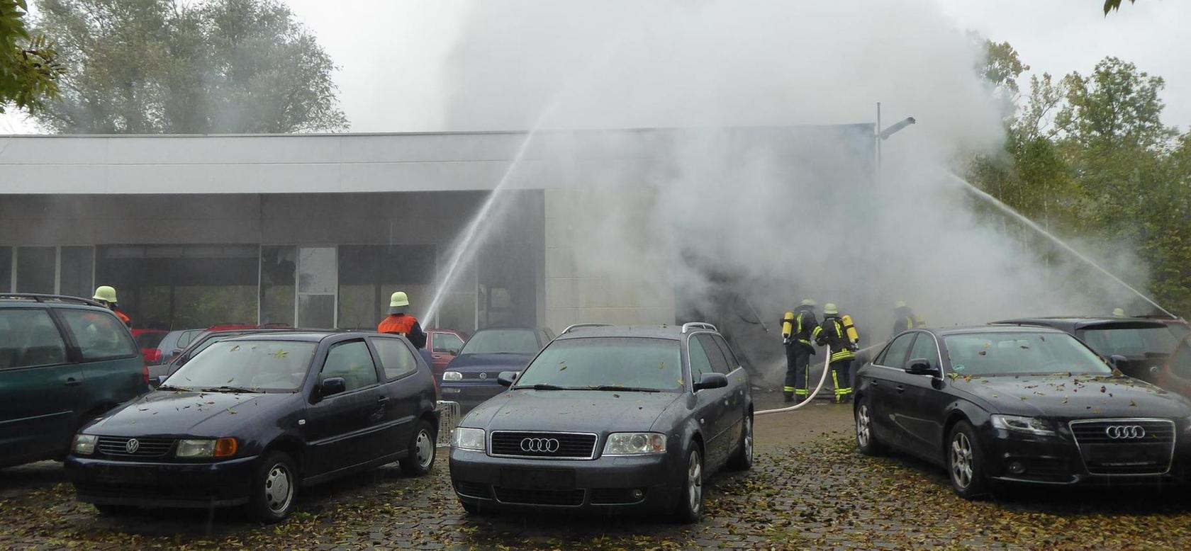 Unterschwaningen: Feuer in Autowerkstatt