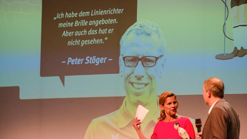 Peter Stöger, Trainer des 1. FC Köln, war für den Fußballspruch des Jahres verantwortlich. "Ich habe dem Linienrichter meine Brille angeboten. Aber auch das hat er nicht gesehen", sagte Stöger nach einer Fehlentscheidung.