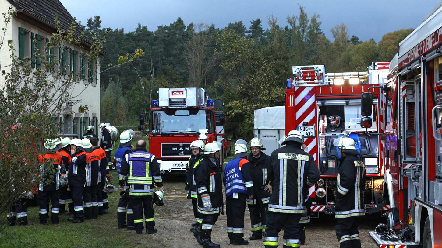 Fünf verletzte Personen nach Zimmerbrand in Pleinfeld