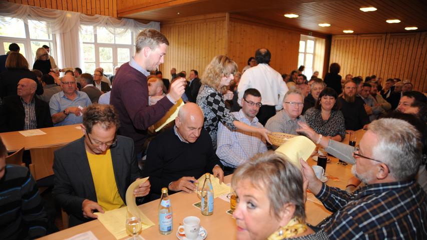 Im Johannes-Zentrum stellten die Wahlmänner der Kreis-CSU die Delegierten für die Bundeswahlkreis-Konferenz in Kastl auf.