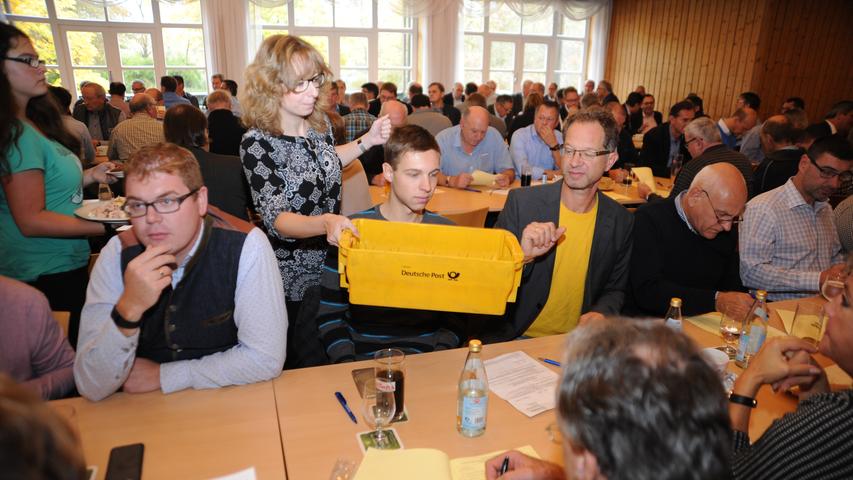 Im Johannes-Zentrum stellten die Wahlmänner der Kreis-CSU die Delegierten für die Bundeswahlkreis-Konferenz in Kastl auf.