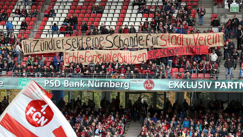 Vor dem Spiel positionierten sich einige Fans des 1. FC Nürnberg zum Thema Pyrotechnik.