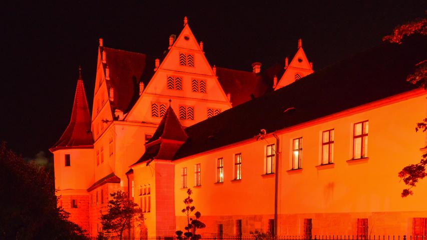 In rotes Licht getaucht war die Rother Innenstadt beim "AbendRoth".