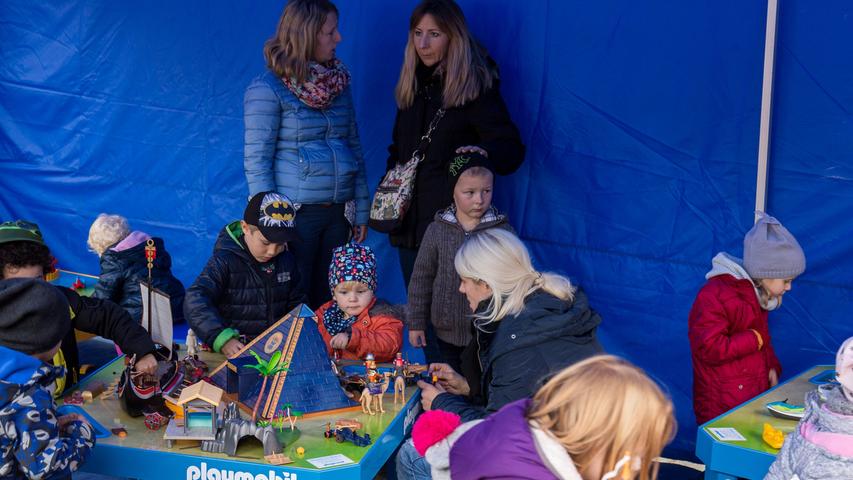 Zumba in Zirndorf: Der Herbst- und Spielzeugmarkt in der Altstadt