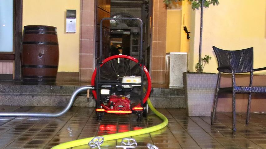 Rauch und Rettung: Mehrere Vergiftungen bei Brand in Nürnberger Hotel