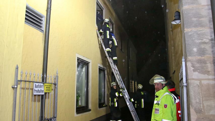 Rauch und Rettung: Mehrere Vergiftungen bei Brand in Nürnberger Hotel