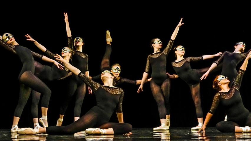Die große Ballettgala des Herzogenauracher Ballettstudios Kreiner in der Fürther Stadthalle: Eine Leistungsschau, die gute Laune machte.;