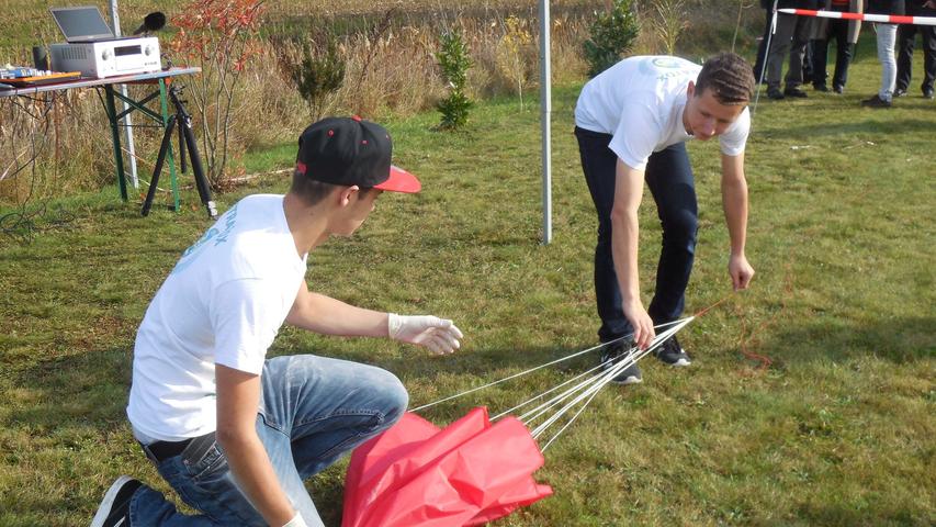 Jugendliche aus Baiersdorf schickten Wetterballon auf die Reise