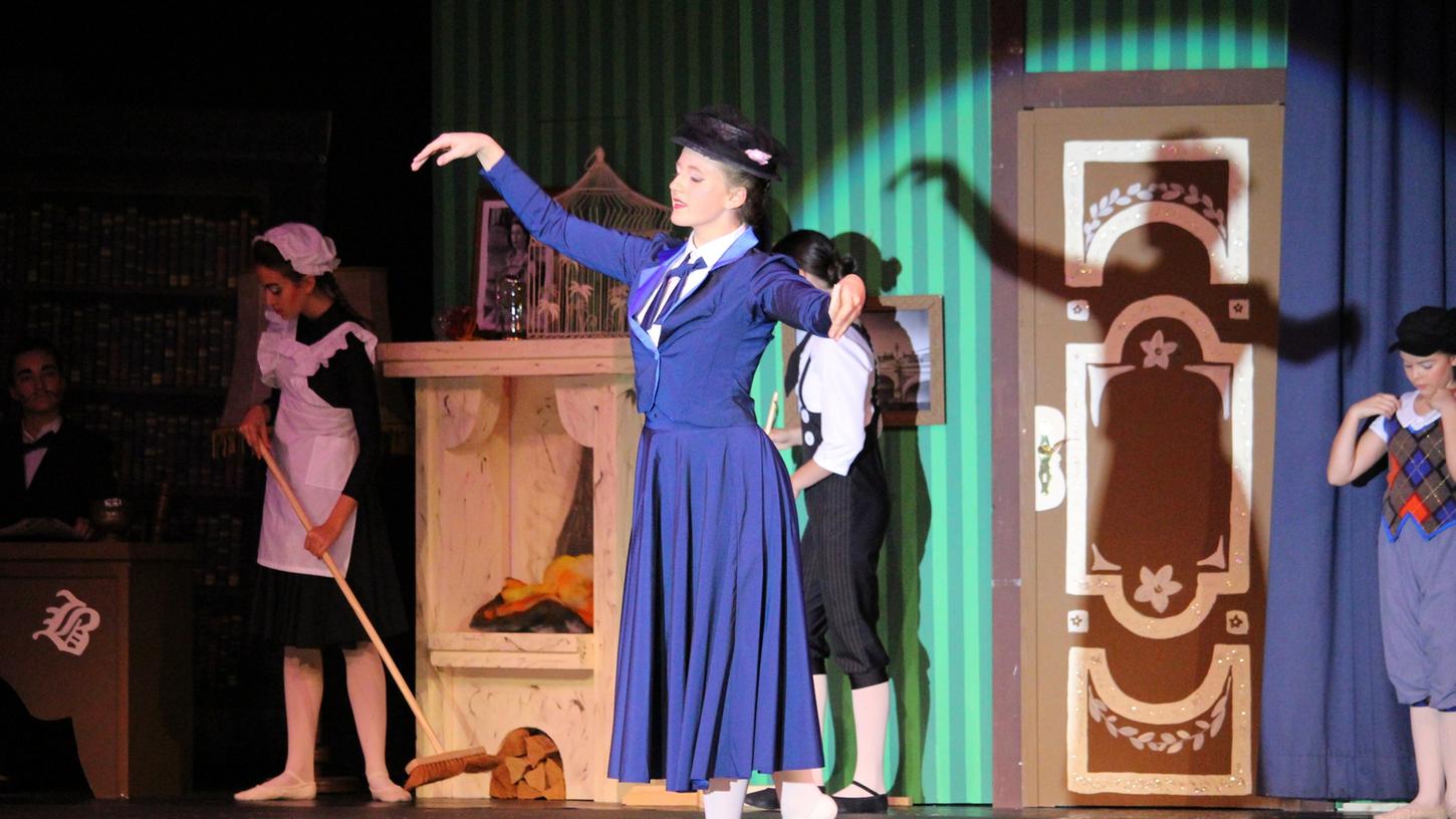 Mary Poppins ist ein Musical-Fantasyfilm aus dem Jahr 1964 - die Tanzschüler des Tanzhauses Ansbach-Gunzenhausen präsentierten nun ihre Darbietung des Klassikers.