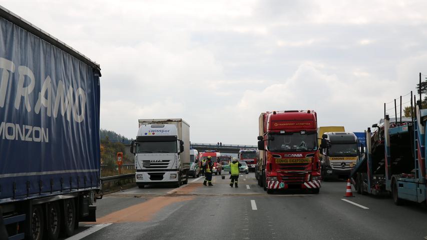 Vier Lkw kollidieren bei Auffahrunfall auf der A9 bei Bindlach