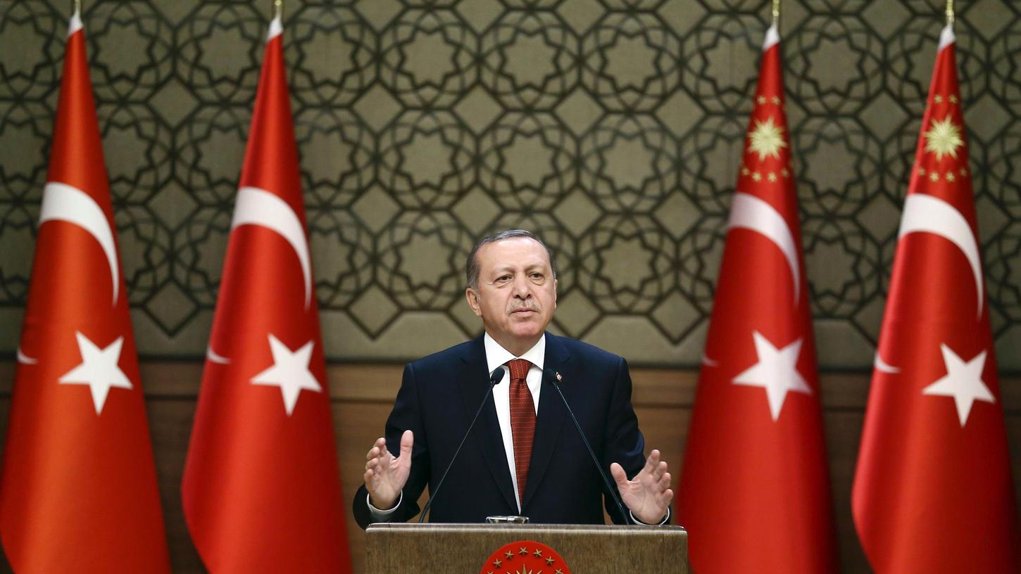 Recep Tayyip Erdogan: "Ich glaube, dass das Parlament zustimmen wird, und wenn mir das Gesetz vorgelegt wird, werde ich es unterschreiben."