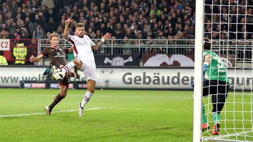 Das Montagabendspiel der 2. Bundesliga zwischen dem FC St. Pauli und dem 1. FC Nürnberg wurde zur umkämpften Partie, die alle Beteiligten im Vorfeld erwartet hatten. Für beide Mannschaften war mehr drin - das Unentschieden lässt sich aber getrost in die Kategorie "faire Punkteteilung" stecken.