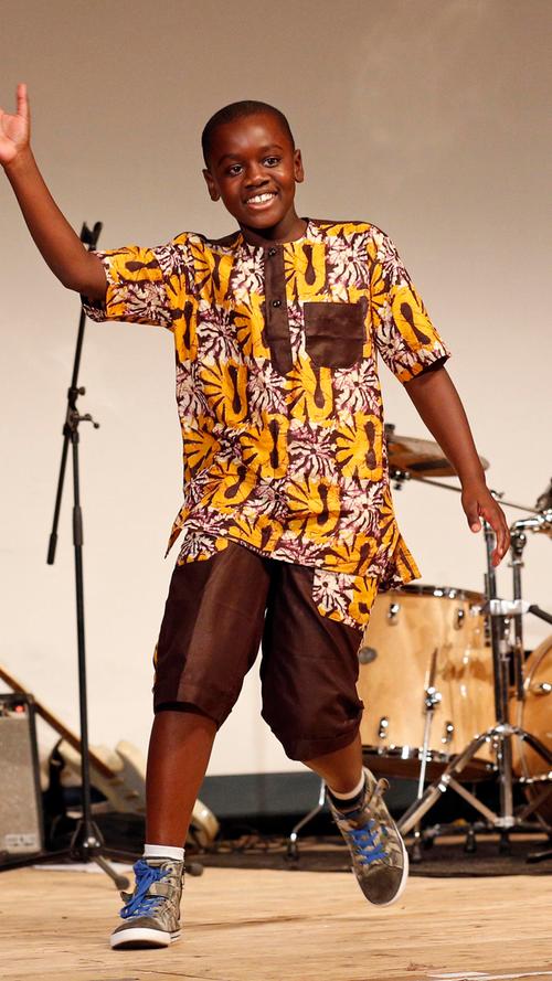 Menschen, Mode und Musik bei der African Night
