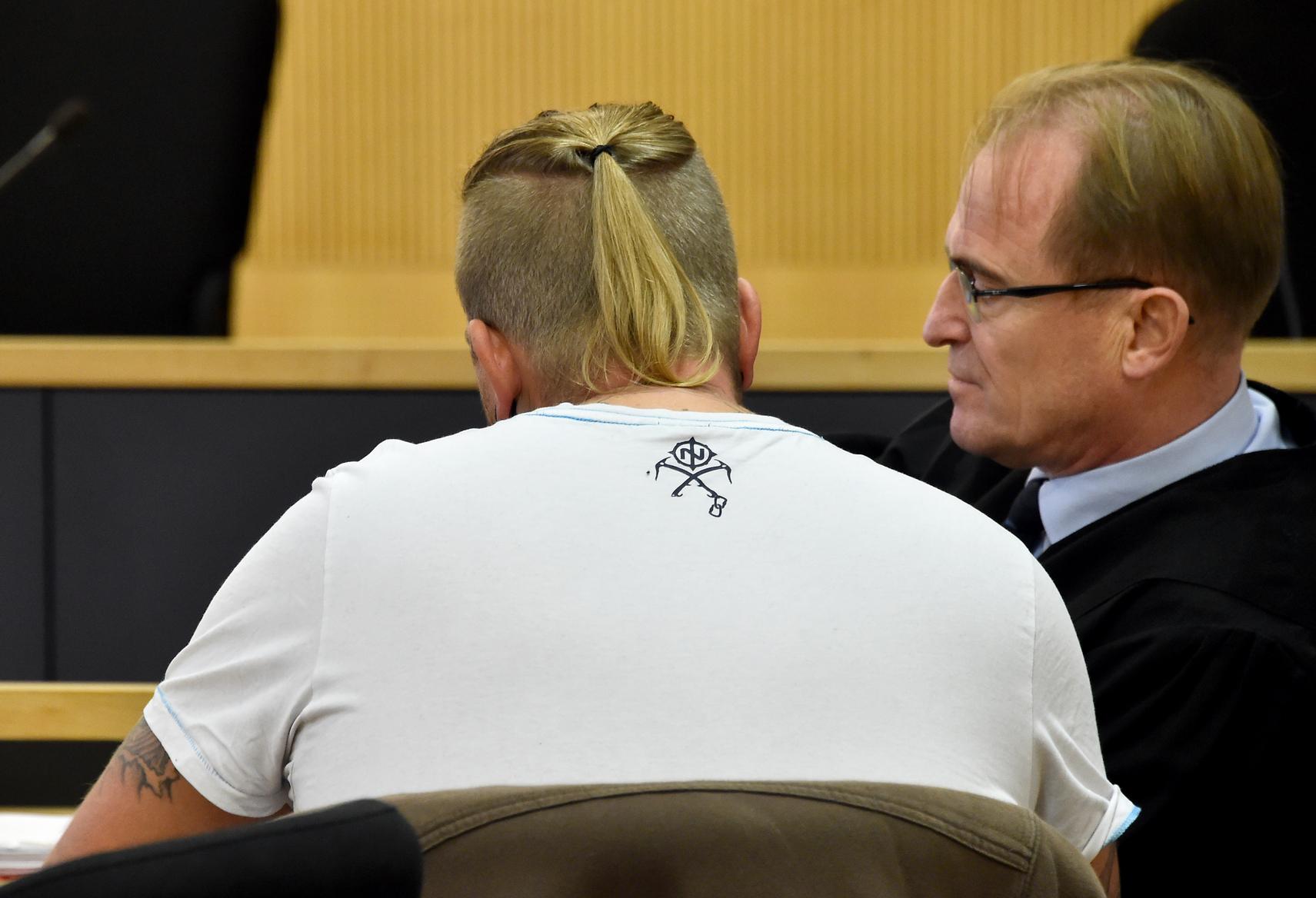 NaziTattoo im Schwimmbad Acht Monate Haft Panorama nordbayern.de