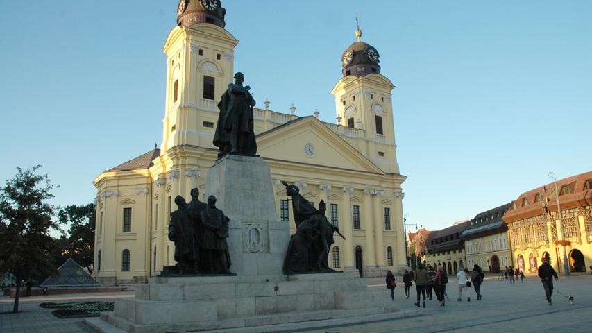 Die Reformierte Großkirche ist eines der Wahrzeichen von Debrecen, in dem verschiedenste Glaubensgemeinschaften friedlich zusammenleben.