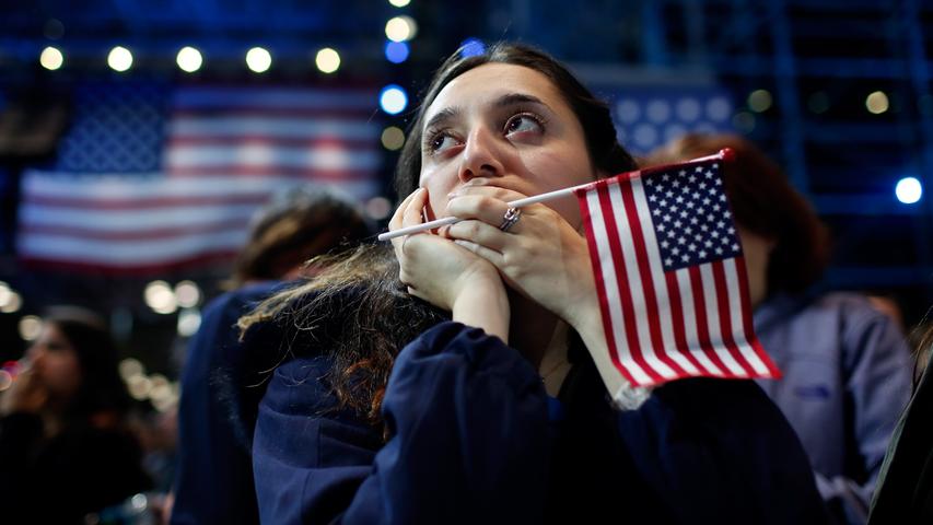 Tränen und Entsetzen:  Hillary Clinton verliert US-Wahl