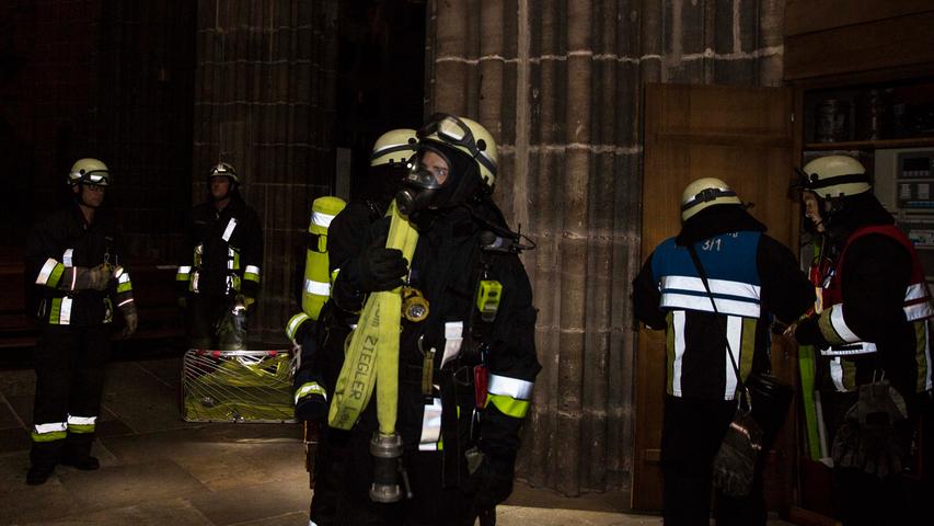 Vorbereitung für den Ernstfall: Feuerwehrübung an der Lorenzkirche