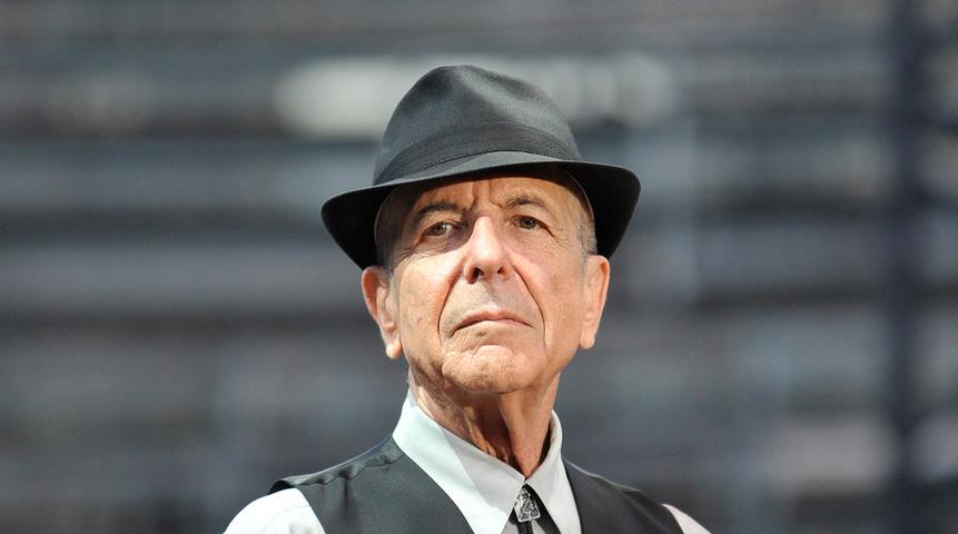 Ganz neu im Ranking ist die viel gespielte Ballade "Hallelujah" des kanadischen Sänger und Songwriter Leonard Cohen. Der Song wurde schon in einer Vielzahl von Filmen verwendet und findet nun auch Einzug in die Top 10 der Trauerhits.