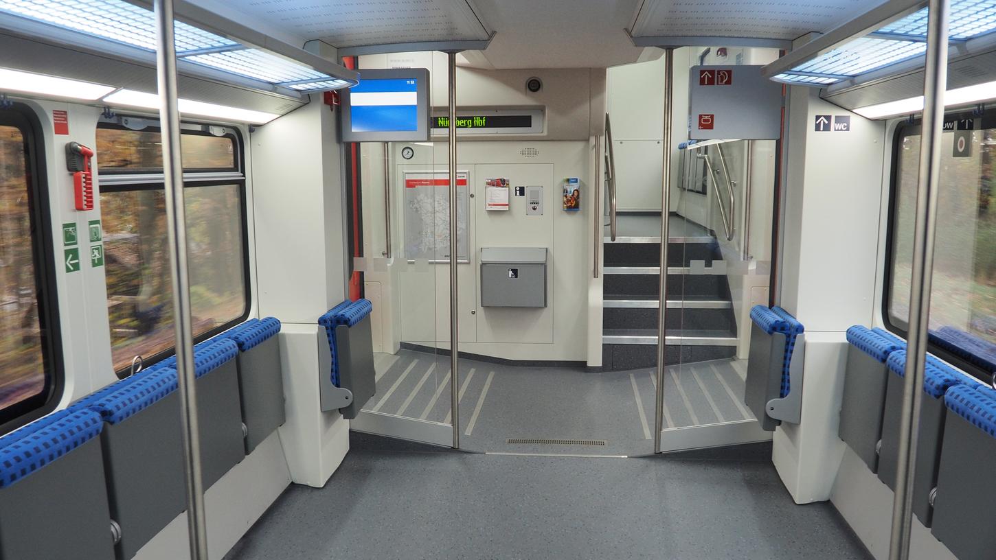 Barrierefreier Einstieg, Steckdosen an allen Plätzen und mehr Platz für Fahrräder: das bieten die neuen Twindexx-Züge der Deutschen Bahn. Barrierefreier Einstieg, Steckdosen an allen Plätzen und mehr Platz für Fahrräder: das bieten die neuen Twindexx-Züge der Deutschen Bahn.