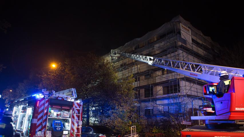 Wohnungsbrand in Ziegelstein: Elf Menschen verletzt