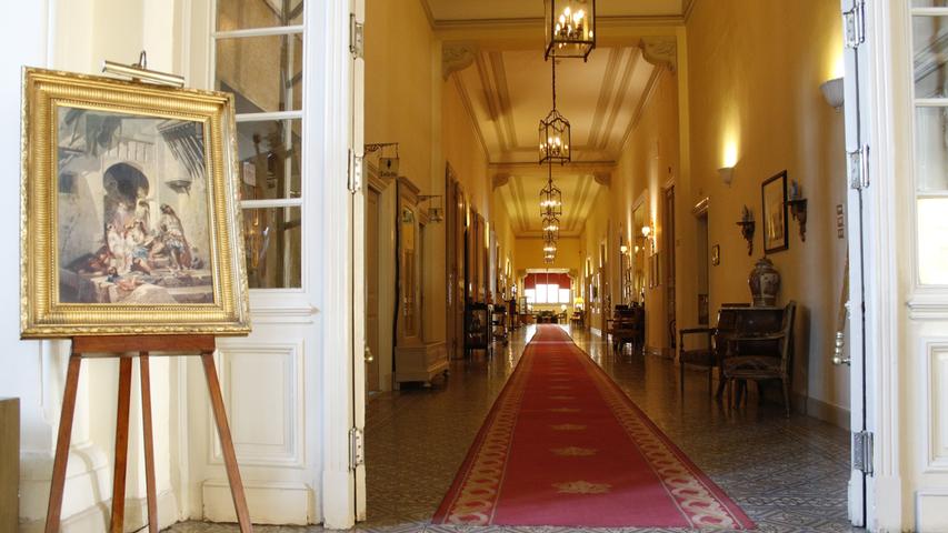 Das Hauptgebäude des Hotels ist ein Palast aus dem 19. Jahrhundert, der früher die Winterresidenz der Königsfamilie Ägyptens war.