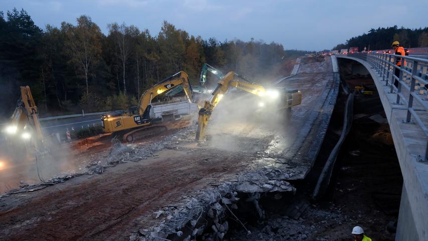 150 Kilo Sprengstoff: Brücke an der Autobahn gesprengt