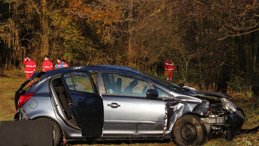 Junge Frau stirbt bei Autounfall im Landkreis Schwandorf