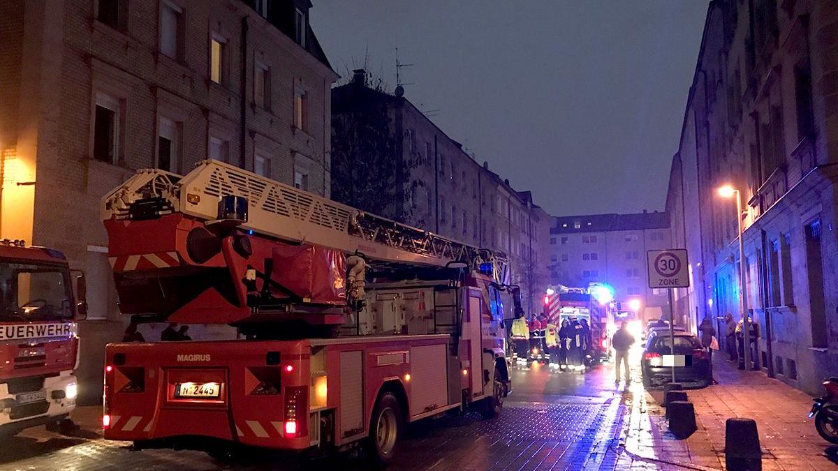 Gleich mehrere Anrufer berichteten von dem dichten Rauch, der aus der Wohnung in der Wilhelmstraße drang.