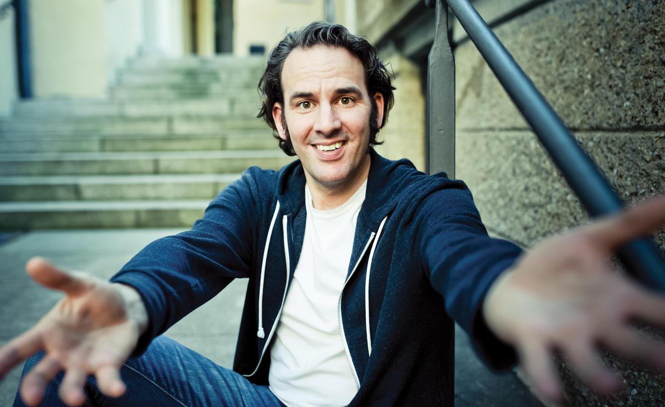 Philipp Scharrenberg ist amtierender deutschsprachiger Poetry-Slam-Meister. Philipp Scharrenberg ist amtierender deutschsprachiger Poetry-Slam-Meister.