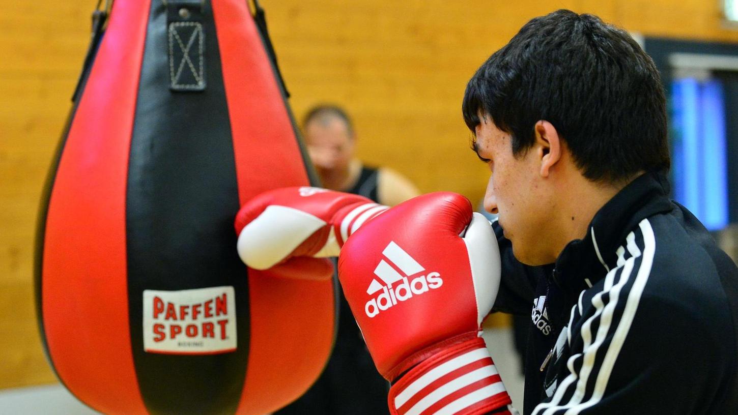 am vor einem Jahr nach Erlangen und ist nun schon Deutscher Vizemeister: Obeidolah Mirzaie trainiert hart für seinen Traum, Profi-Boxer zu werden.
